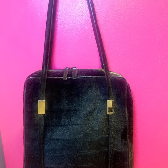 Gucci Handbags - Vintage Gucci Embossed Unborn Calf Tote Bag Black